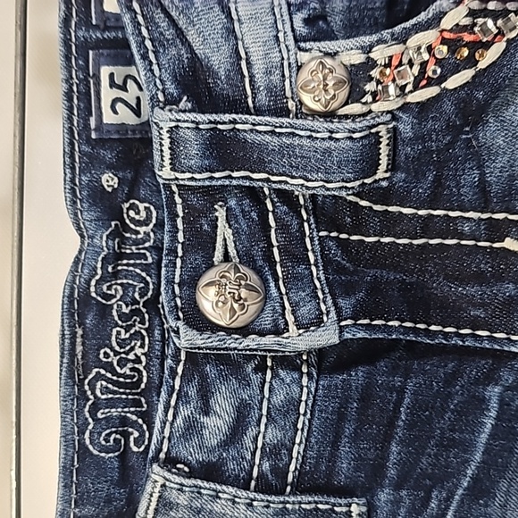 Miss Me Jeans 25 31 inseam embellished rhinestone pockets - Picture 3 of 11